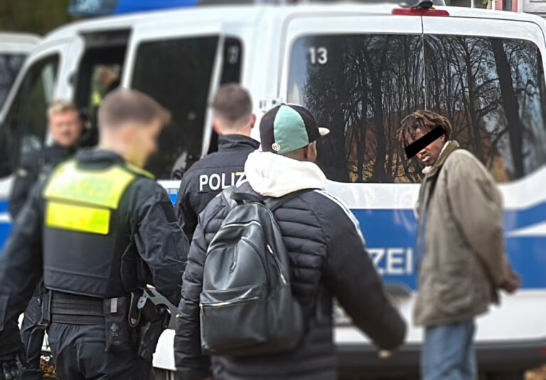Tatverdächtige wurden für weitere Ermittlungen festgenommen