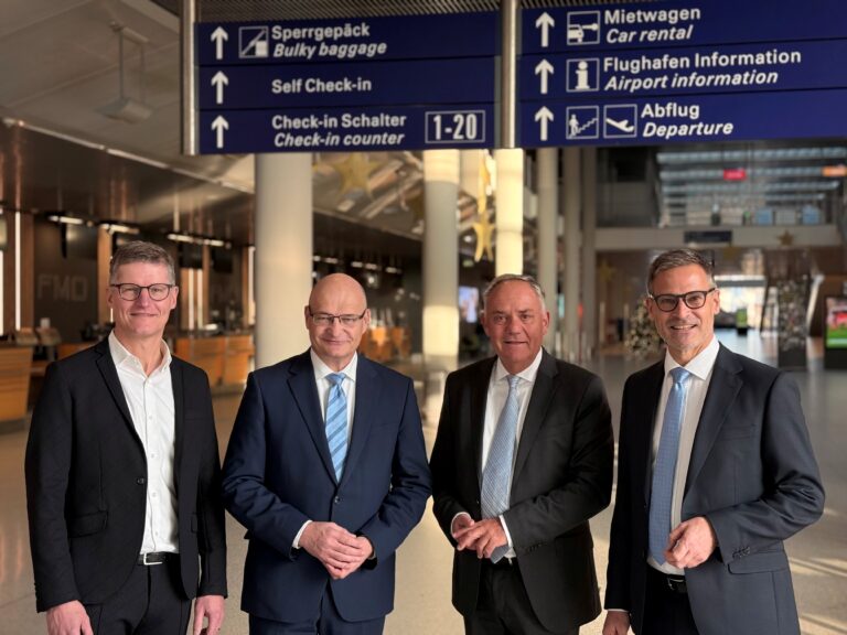 Die alte und neue Führungsspitze am FMO (v.l.n.r.): Tilman Fuchs, Dr. Martin Sommer, Prof. Dr. Rainer Schwarz, Andrés Heinemann in Osnabrück (Gesamtstadt)