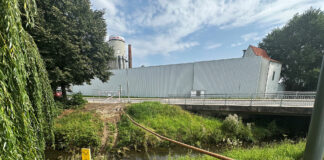 Die aus Holz gefertigte Brücke war marode. / Foto: Niklas Otten