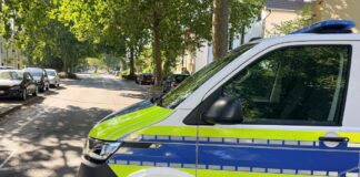 Polizei in der Rehmstraße in Osnabrück. / Foto: Pohlmann