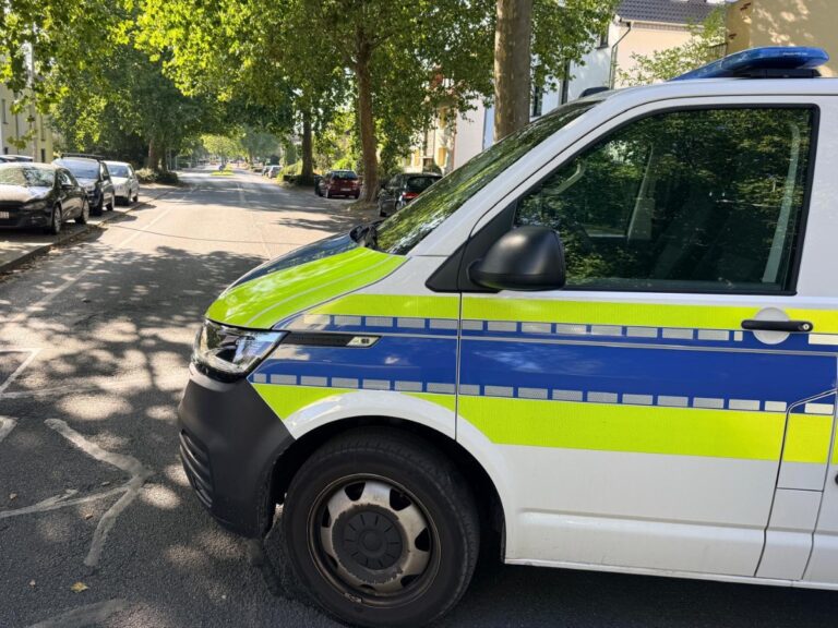 Polizei in der Rehmstraße in Osnabrück. / Foto: Pohlmann