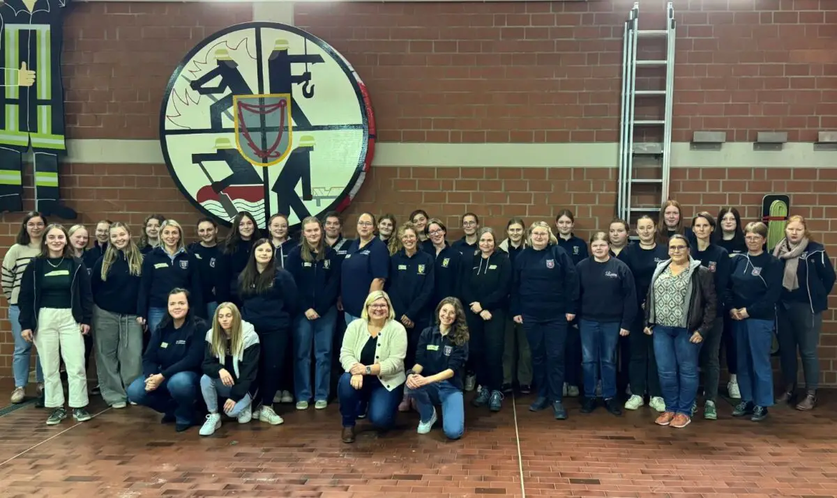 Die Frauen aus dem Südkreis trafen sich im Feuerwehrhaus Belm. / Foto: Kreisfeuerwehr Osnabrück