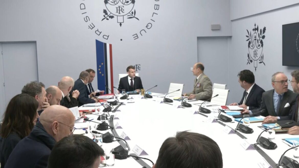 Macron verstärkt französische Marinepräsenz im Nahen Osten