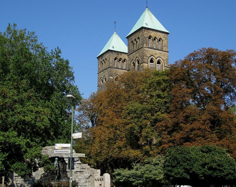 Herz-Jesu-Kirche in Osnabrück. / Foto: OS Meyer, CC BY-SA 3.0 via Wikimedia Commons