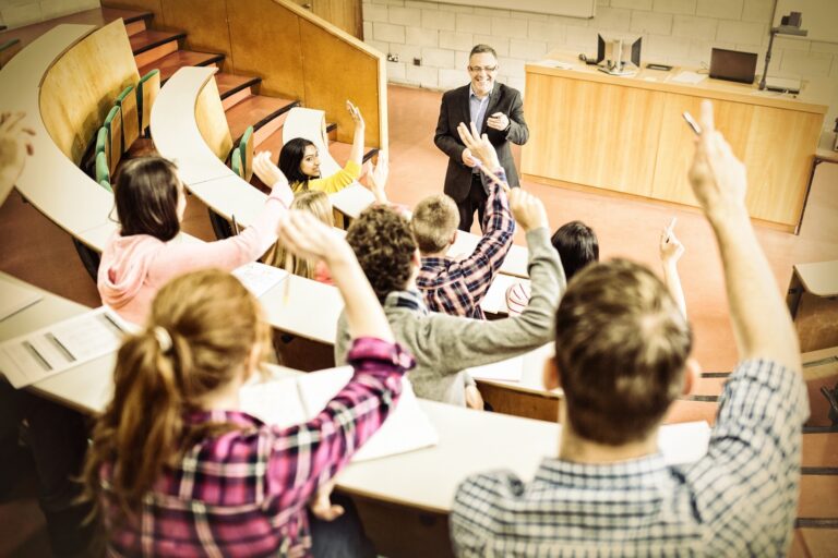 Studierende im Hörsaal