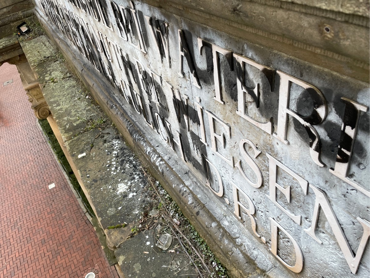 Schmiererei am Heger Tor. / Foto: Dominik Lapp