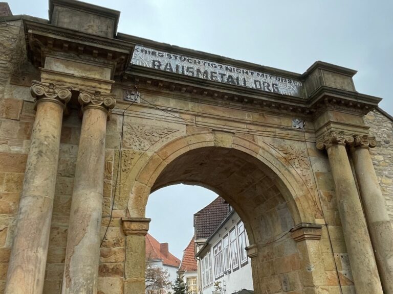 Schmiererei am Heger Tor. / Foto: Dominik Lapp in Innenstadt