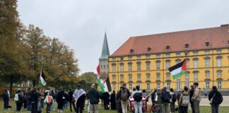 Die Gruppe "Students for Palestine" organisierte eine Versammlung im Schlossgarten. / Foto: Dana Beckmann
