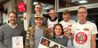 v.li. Sascha Bartsch (Geschäftsführer OSC), Norbert Dulle (Orga), Florian Siebelmann (Orga), Dirk Friederich (Orga), Katharina Klute (HelpAge), Mathias Hornung (Orga), Andrea Landwehr (Orga und Vorstandssprecher HelpAge).