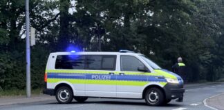 Absperrung der Polizei im Stadtteil Hafen