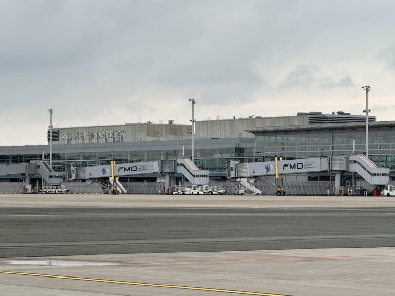 Flughafen Münster/Osnabrück (FMO) in Landkreis Osnabrück (Region)