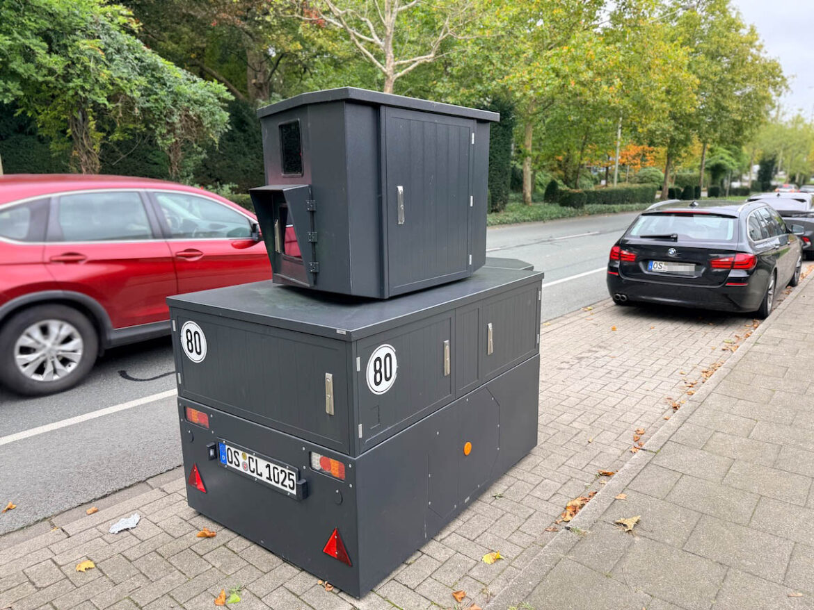 "Blitzer" an der Pagenstecherstraße kurz vor der Umweltstiftung