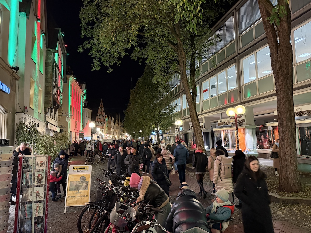 Nach dem Moonlightshopping ging es in die Altstadt / Foto: Pohlmann