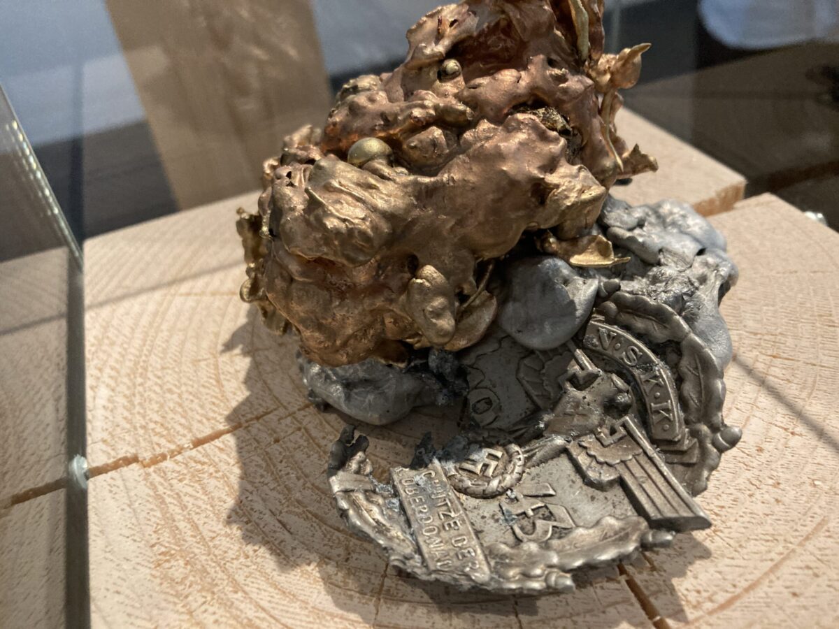 Was das Besondere an der Ausstellung von Ariel Reichman im Osnabrücker Felix-Nussbaum-Haus ist Ausstellung von Ariel Reichman in Osnabrück.