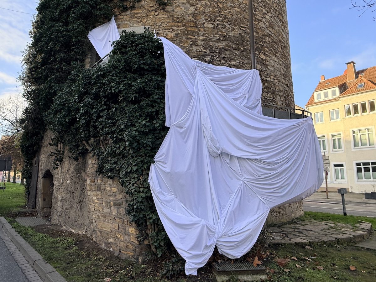 OUT/THERE Installation am Bürgerhorsam in Osnabrück