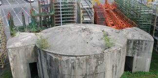 Der mittlerweile abgerissene Schellenberg-Bunker auf dem Stellplatz der VW Osnabrück Halle 81 im Jahr 2008.