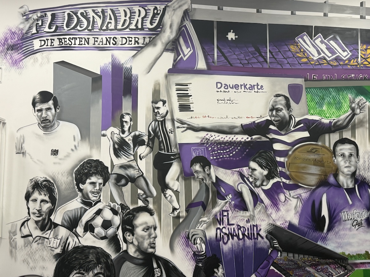 VfL 'FanArt' im Pressebereich der Bremer Brücke