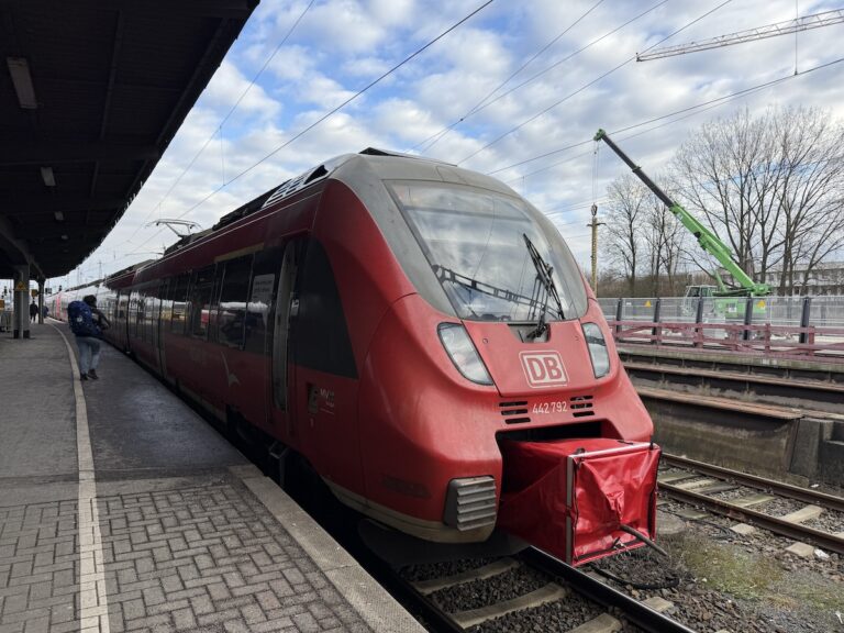 Regionalzug der Deutschen Bahn am Hauptbahnhof Osnabrück