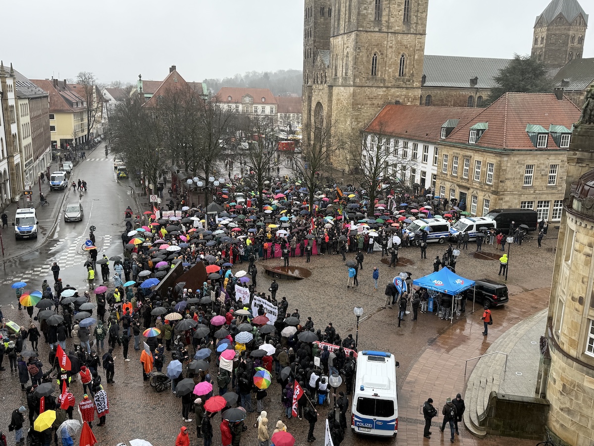 Die Polizei schätzt die Teilnehmerzahl der Gegendemonstration am 25.01.2025 auf rund 1.300