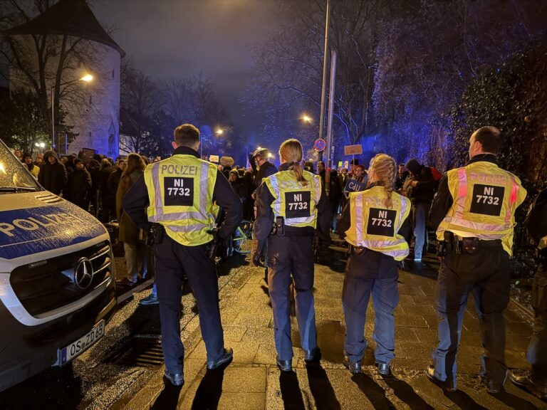 Bereitschaftspolizei bei Demo am 30.01.2025