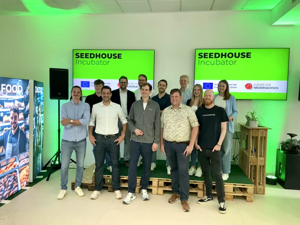 Das Team und Gründer des Seedhouse in neuer Location