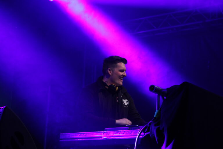 DJ LNDN auf dem Terrassenfest