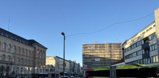 Busverkehr am Neumarkt