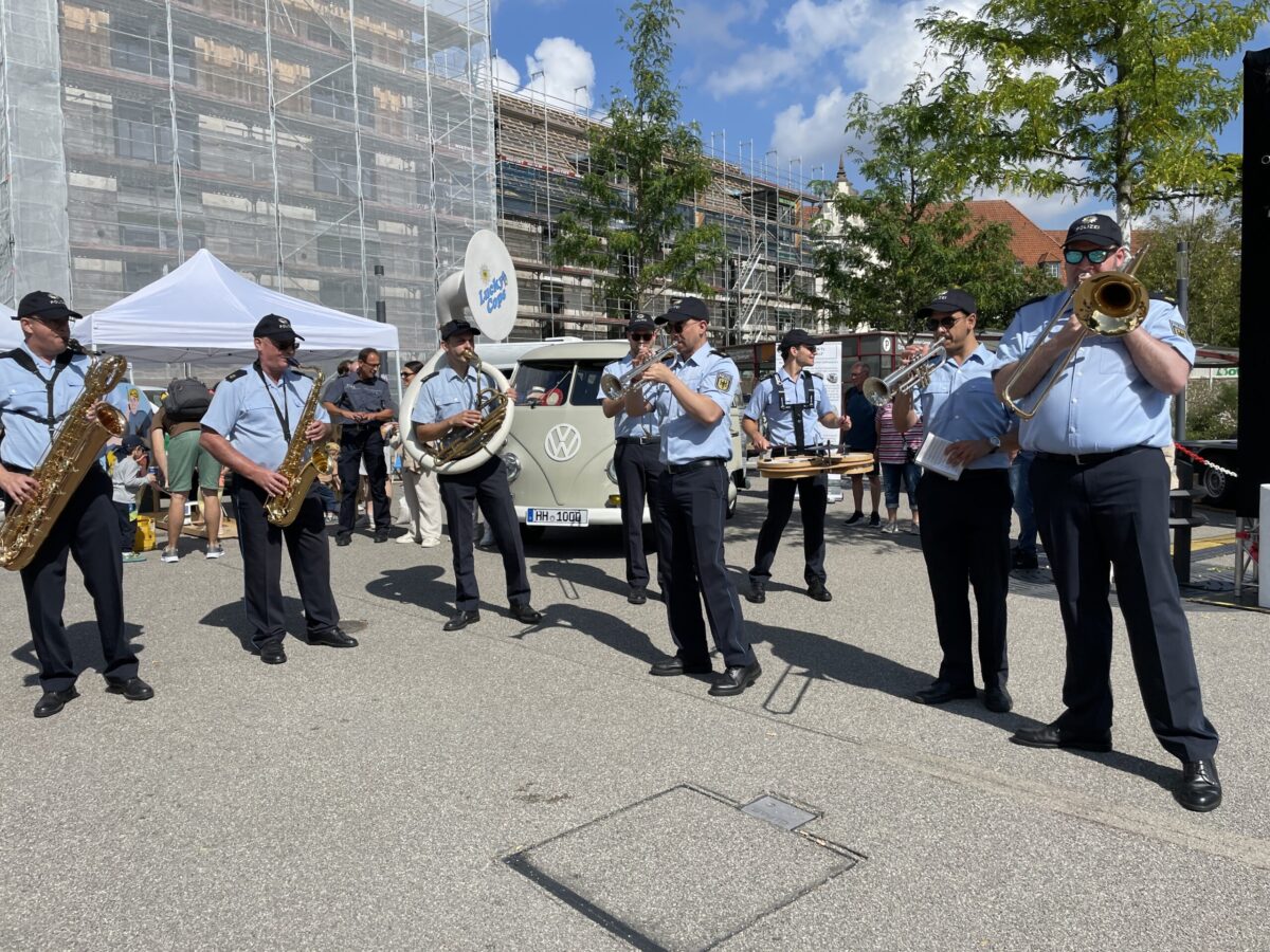 Die Polizei-Kapelle "Lucky Cops" spielten beim Tag der Niedersachsen 2025 in Osnabrück. / Foto: Dominik Lapp