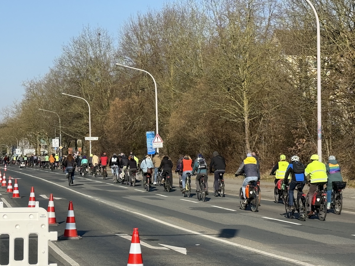 Kommentar: Die (vermeintlich) moralisch Überlegenen sind nun auch evakuiert Fridays For Future Fahrraddemo (16.3.2025) / Pohlmann