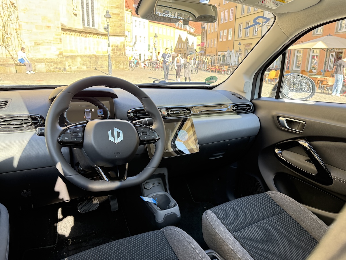 HASEPOST-Autotest: Leapmotor T03 – kompakter Elektroflitzer 'Made in Europe' Blick ins Cockpit des Leapmotor T03