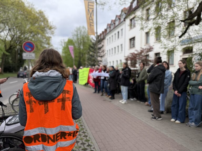 Demonstration vor der CDU Geschäftsstelle am Karfreitag (18.04.2025)