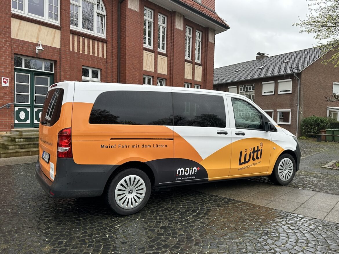 Der erste "Lütti" vor dem Bramscher Rathaus