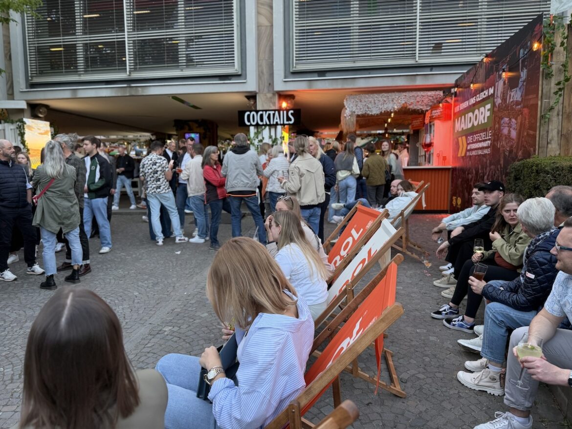 Das Alando ist zurück auf der Maiwoche: Hinter der Stadtbibliothek wird gechilled