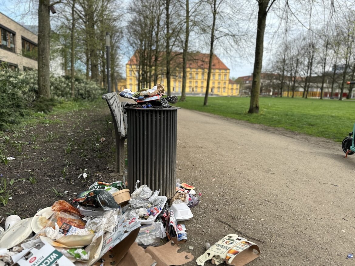 Mülleimer im Schlossgarten