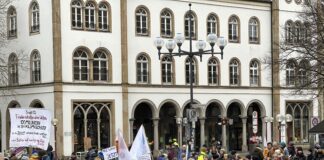 300 Menschen demonstrieren für's Klima