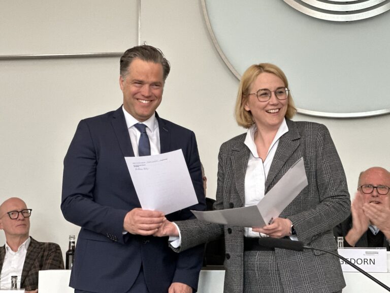 Thimo Weitemeier durch OB Katharina Pötter als Nachfolger von Stadtbaurat Frank Otte ernannt