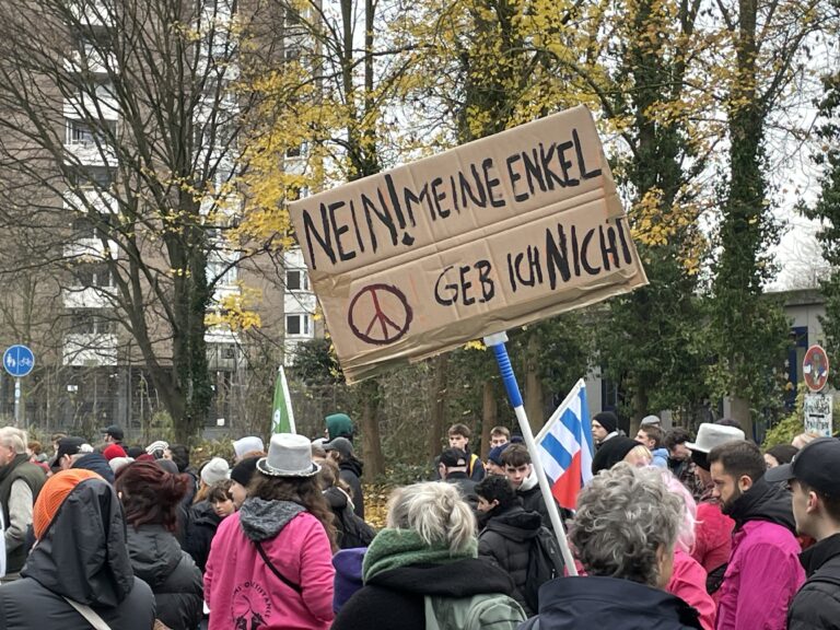 Streik gegen Musterungspflicht. / Foto: Dominik Lapp in Innenstadt
