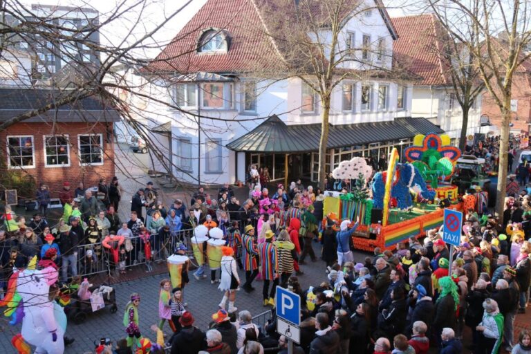 Karnevalsumzug am Hüttensonntag 2025. / Foto: Stadt Georgsmarienhütte/ Niklas Otten
