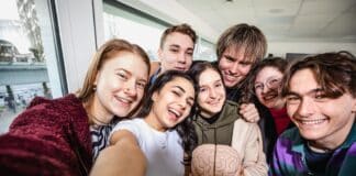 Die "Coxi"-Studierenden freuen sich. / Foto: Simone Reukauf