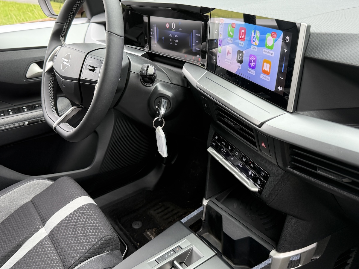 HASEPOST-Autotest: Opel Frontera Electric bietet viel Raum und verzichtet auf Schnickschnack Apple Carplay und Android Auto auf großem Display auf Wunsch inklusive beim neuen Opel Frontera