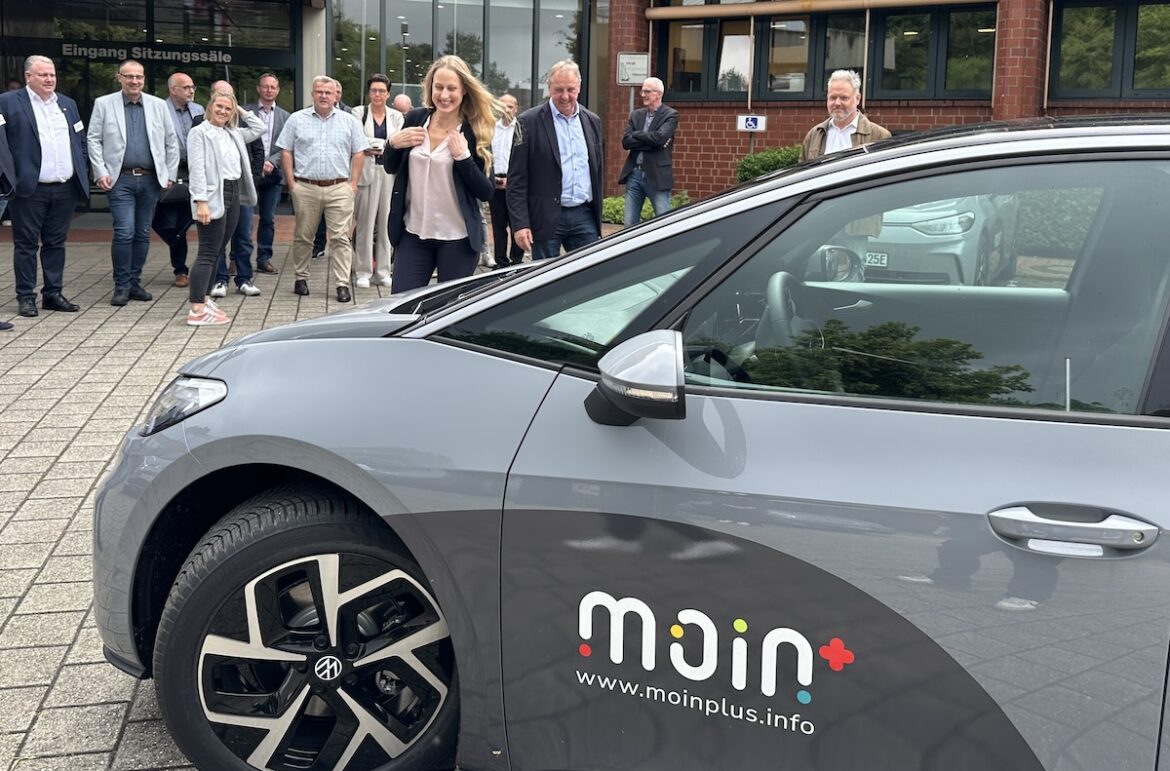 Landrätin Kebschull präsentiert 10 neue Carsharing-Autos