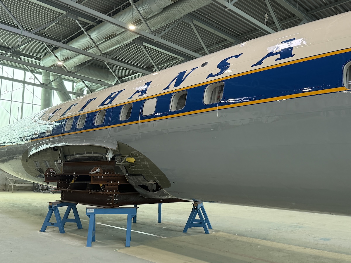 Die schönste Tochter der Lufthansa wurde am FMO neu „eingekleidet“ Der Rumpf der Lufthansa Lockheed "Super Star" (Super Constellation) am Flughafen FMO