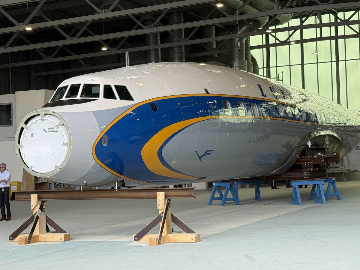 Die schönste Tochter der Lufthansa wurde am FMO neu „eingekleidet“ Der Rumpf der Lufthansa Lockheed "Super Star" (Super Constellation) am Flughafen FMO