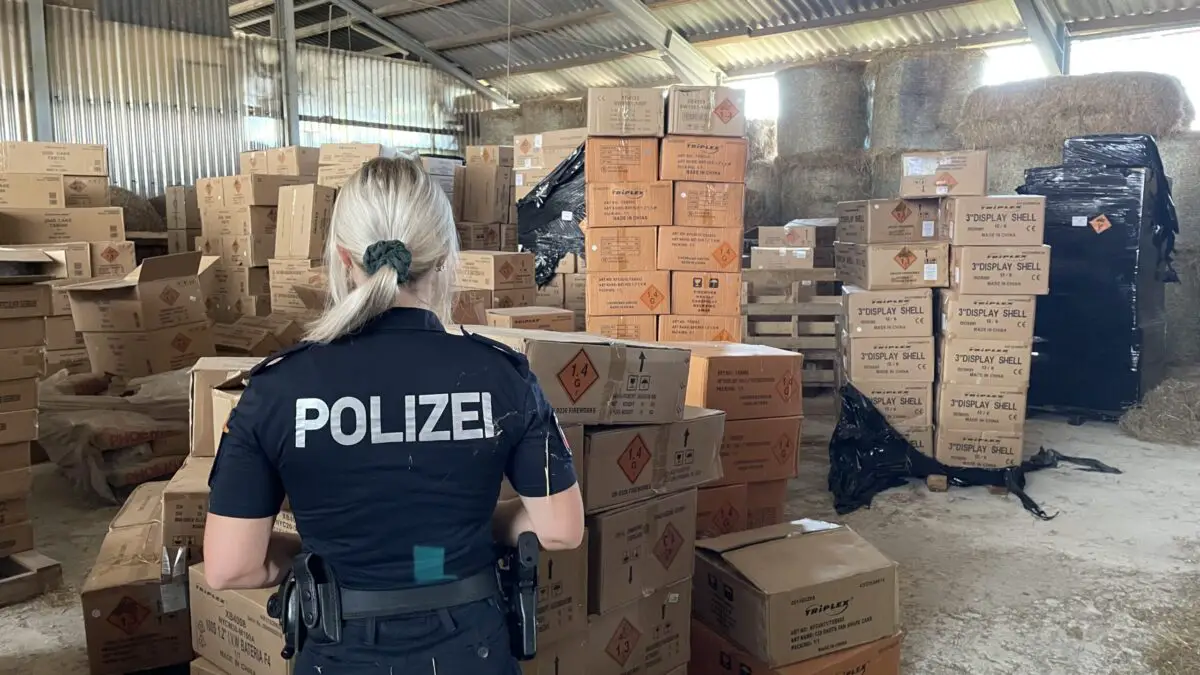 Polizei und Zoll Osnabrück warnen vor illegalem Feuerwerk aus In- und Ausland Pyrotechnik