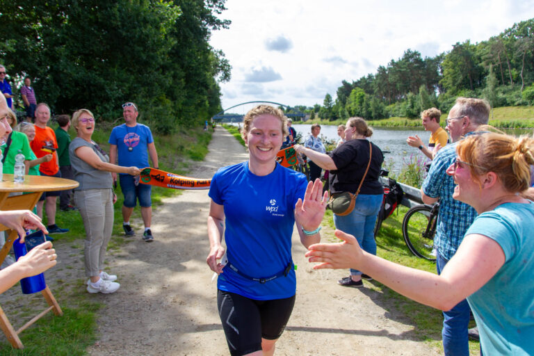 500 Meter Schwimmen, 20 Kilometer Radfahren und 5 Kilometer Laufen oder Walken sind die Disziplinen des Hollager Kanal-Cups, dessen Erlös vollständig dem Kinderhilfswerk terre des hommes zugutekommt.