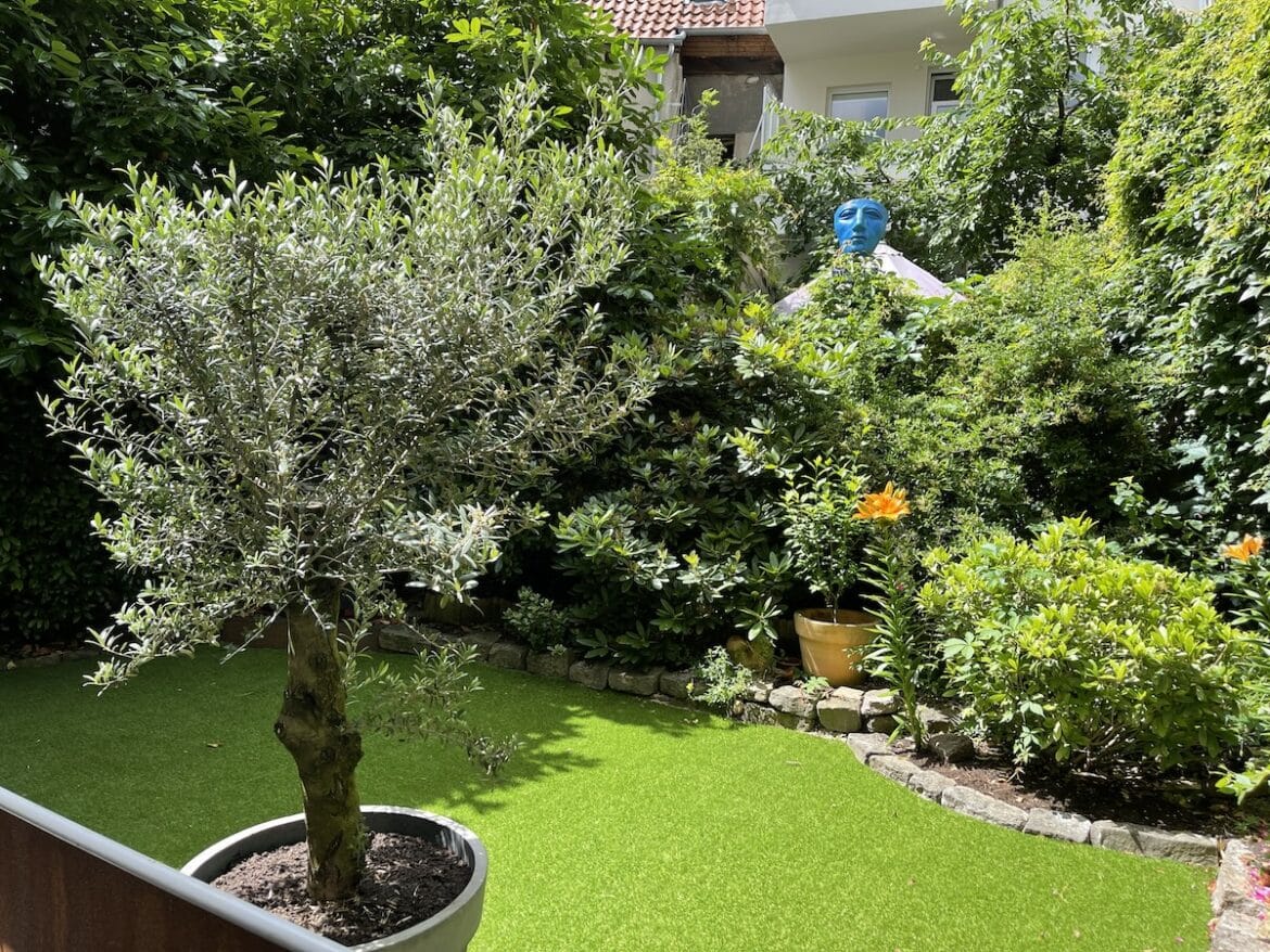 Kunstrasen im Garten