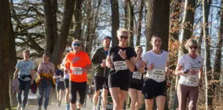 Gemeinsam ein Zeichen setzen – Läufer beim „Lauf gegen Rassismus“ in Osnabrück.