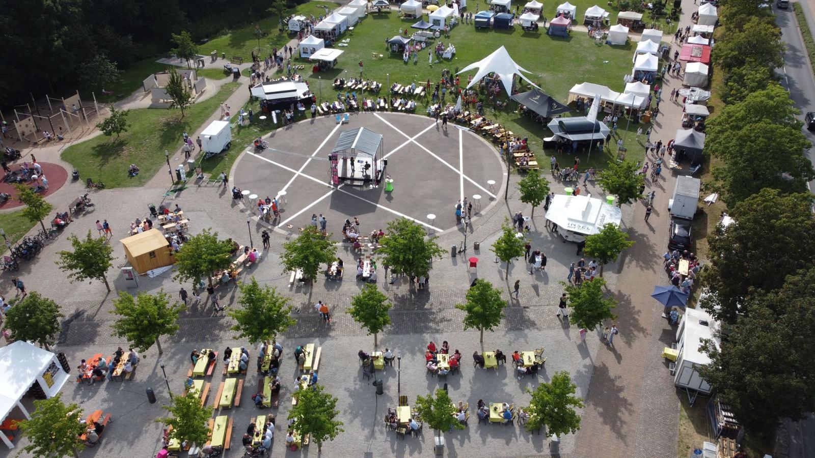 Bunte Kuh Markt auf der Luft. / Foto: Weinhof Brinkmann