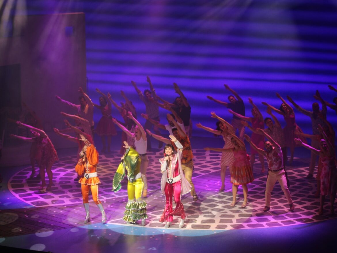 Szenenfoto von "Mamma Mia!" in Hamburg.