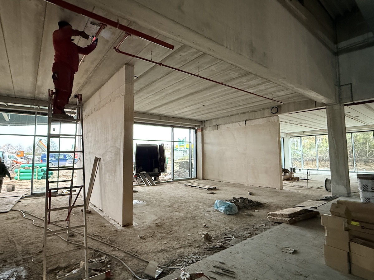 Links kommt der Blumenladen hin, in der Mitte der Eingangsbereich und rechts das Restaurant ... Baustelle Marktkauf in Belm